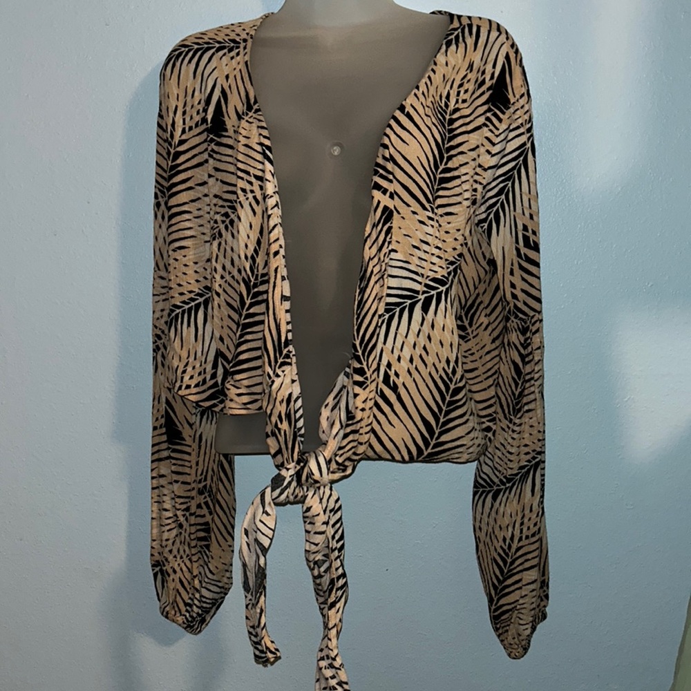 Billabong Breathe Light Blouse Palm Leaf Design Size Medium